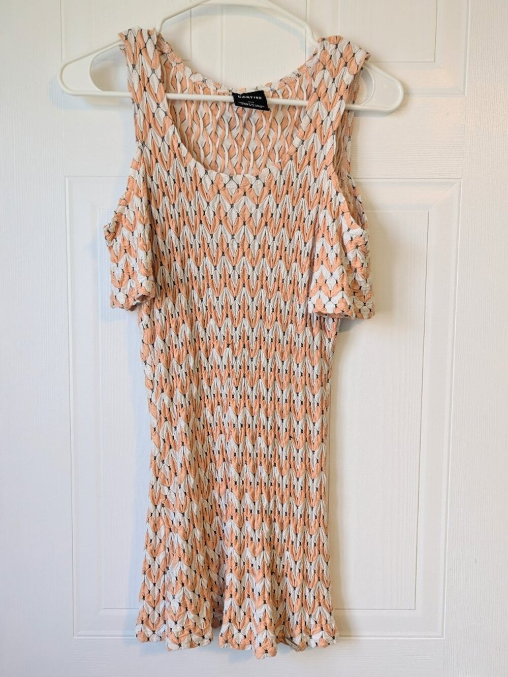 Cartise Blouse Medium Peach and White Geometric Short Sleeve Cold Shoulder